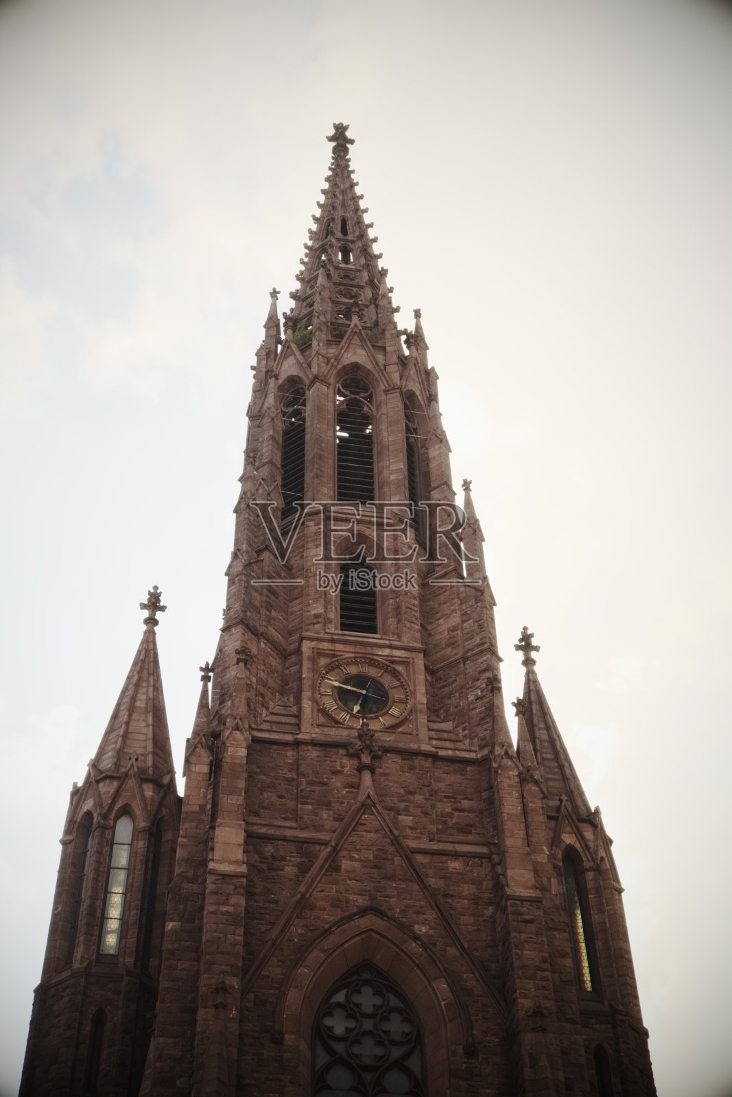 天空中的教堂照片摄影图片