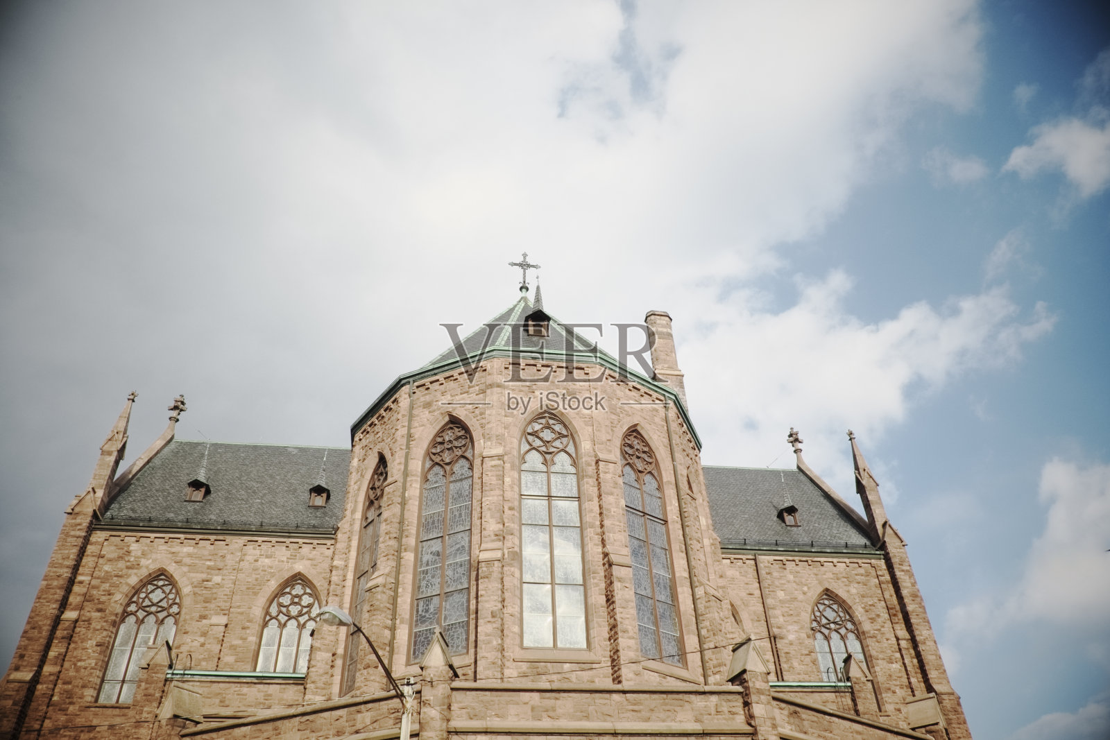 天空中的教堂照片摄影图片