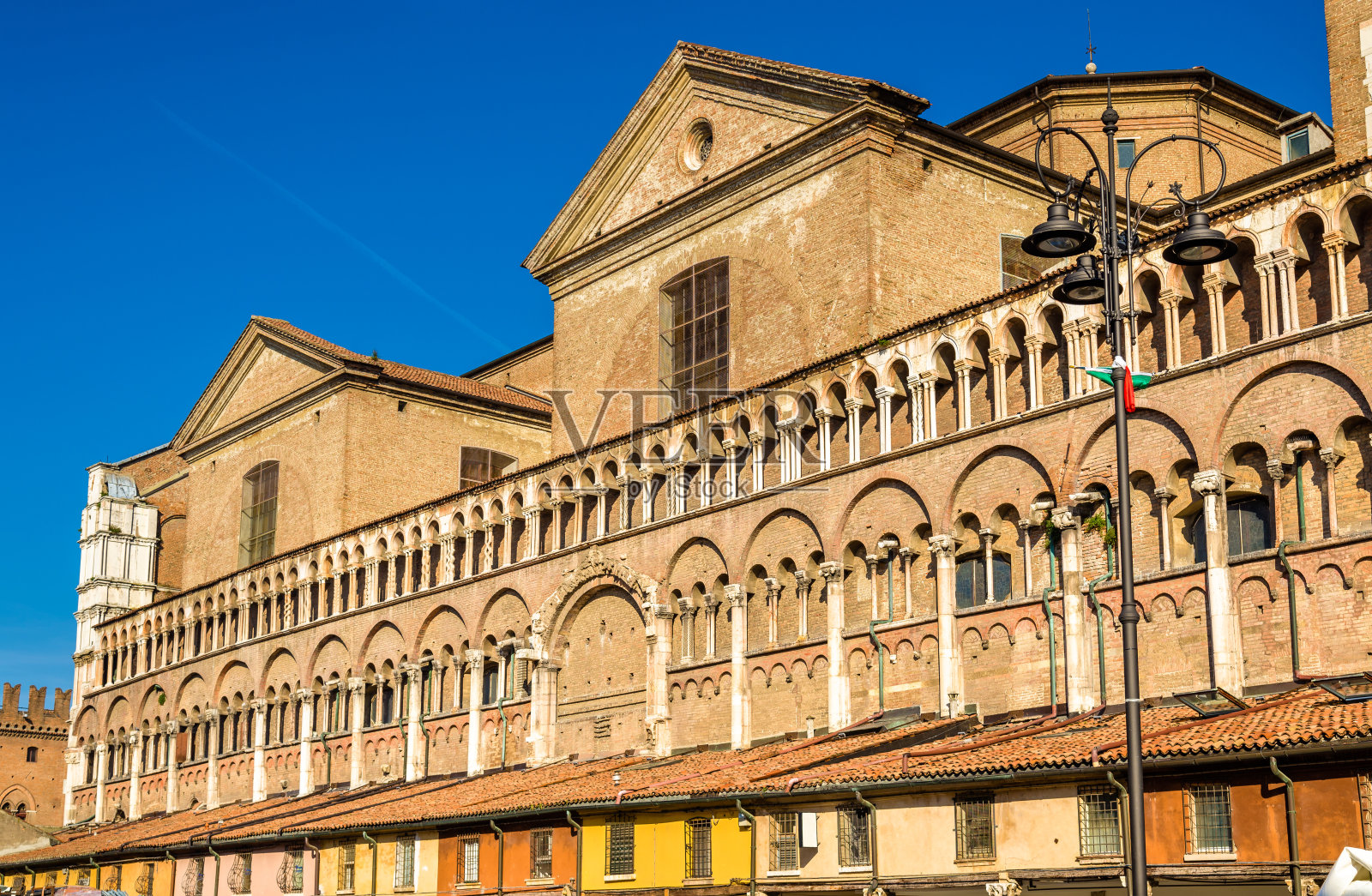 意大利费拉拉的圣乔治大教堂大教堂照片摄影图片