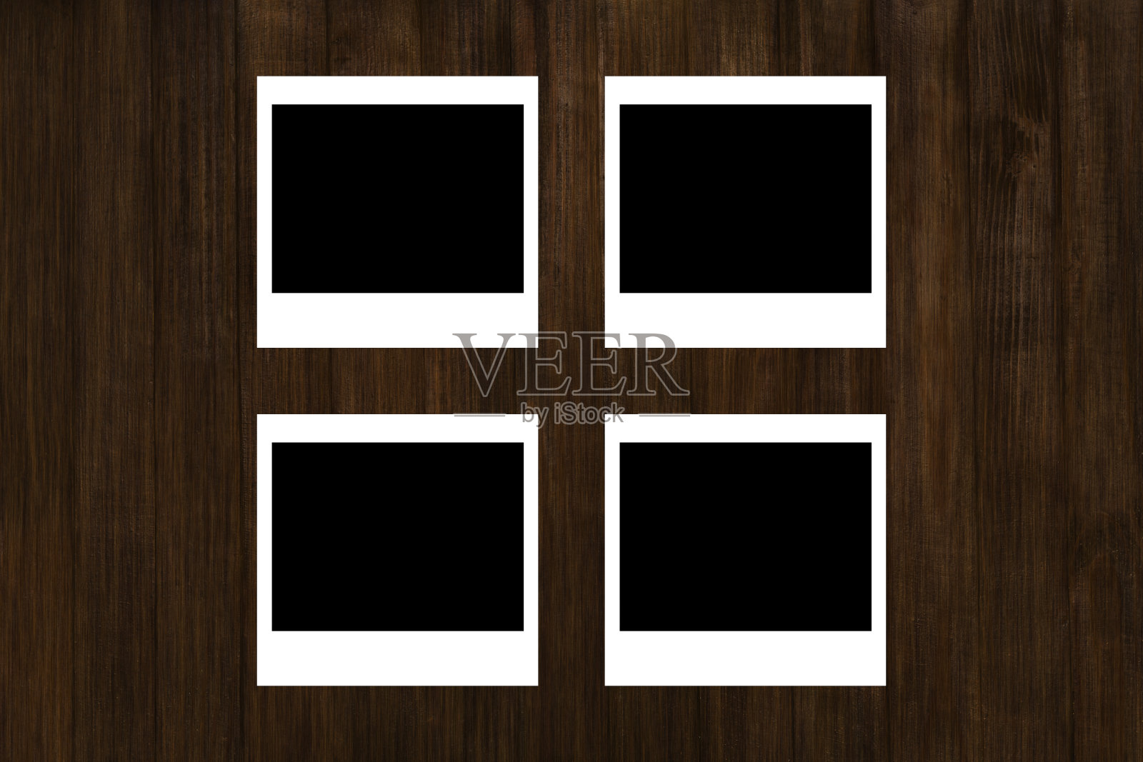 木质背景上的空白复古照片照片摄影图片