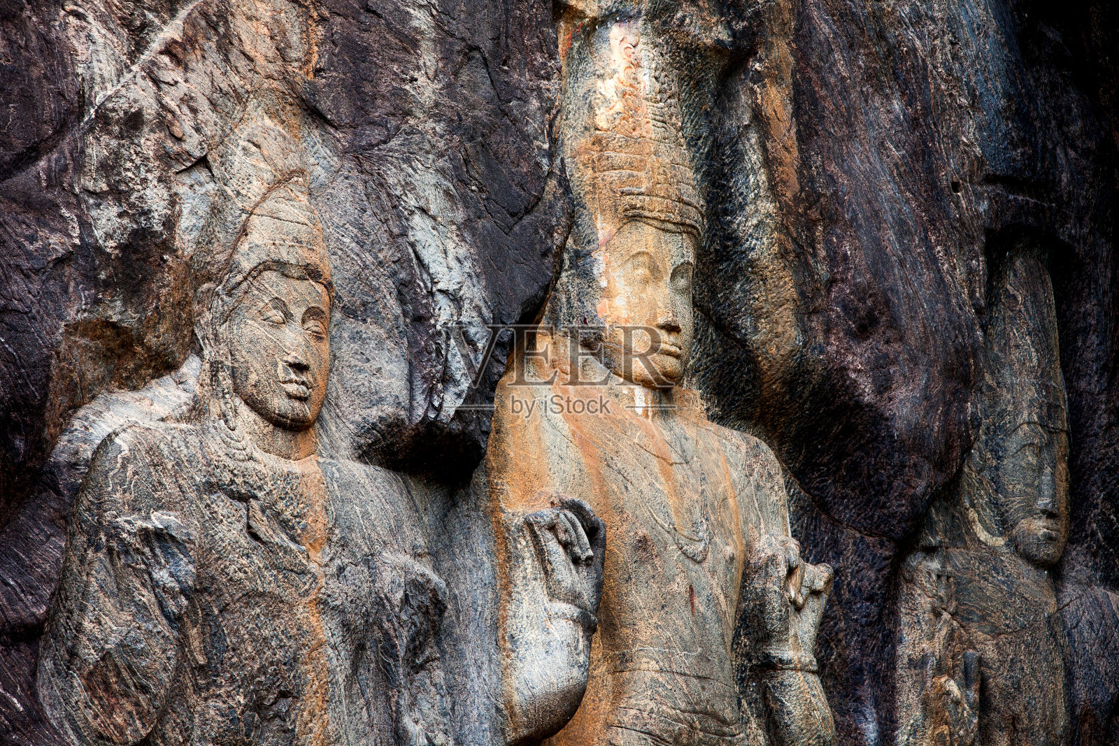 布杜鲁瓦加拉寺的石雕佛像照片摄影图片