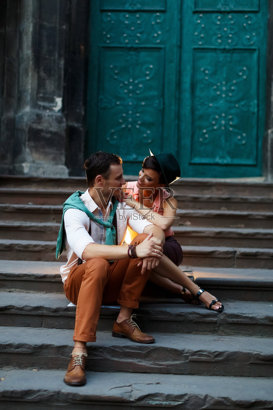 老城里的爱情故事照片摄影图片