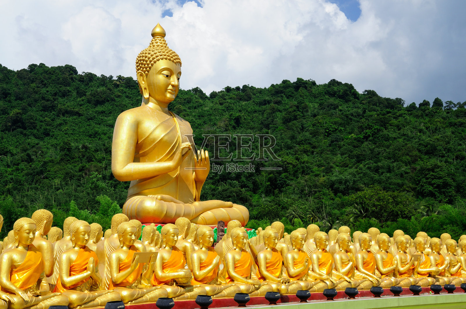 金色的佛像照片摄影图片