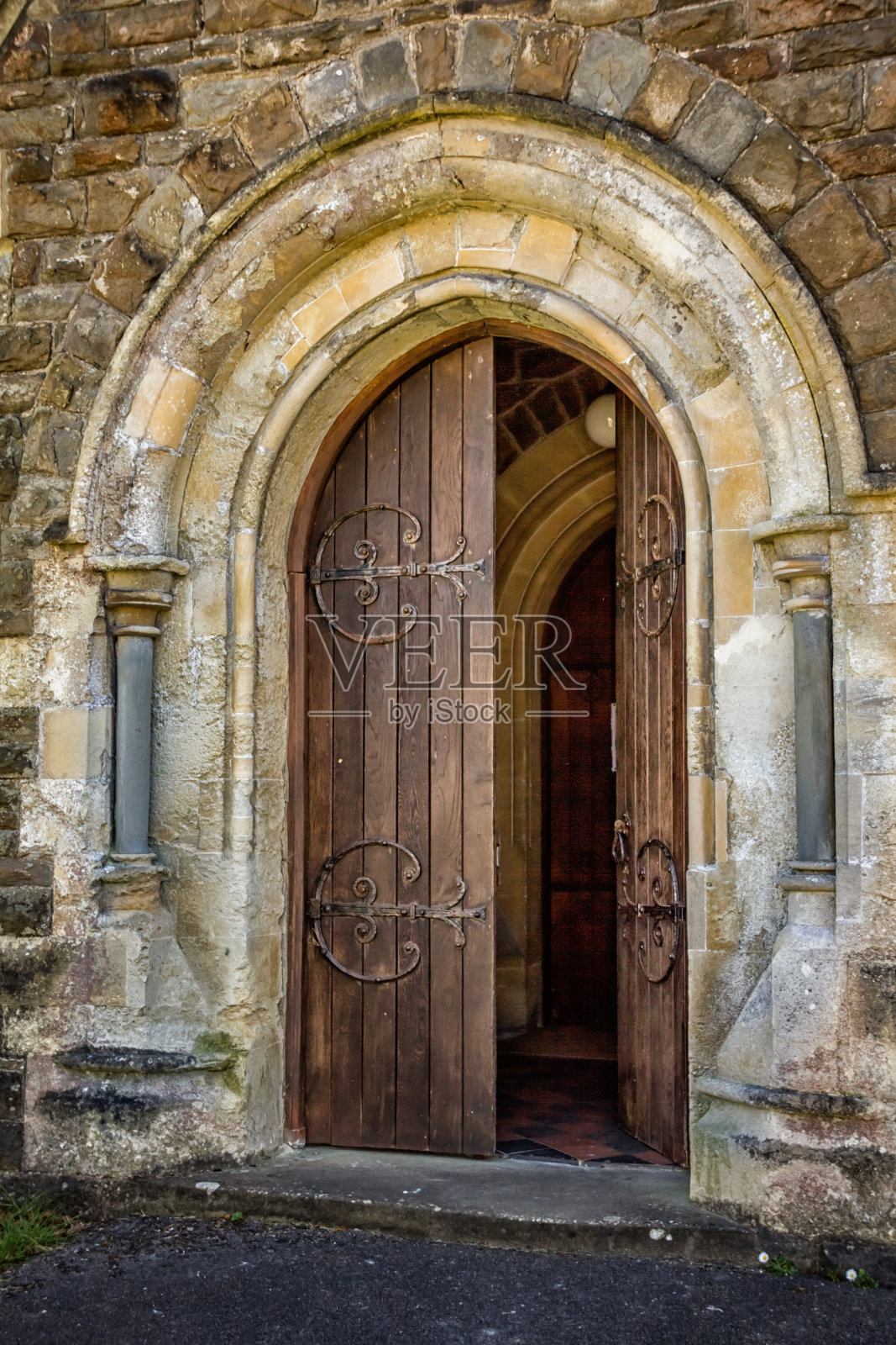 教堂的门照片摄影图片