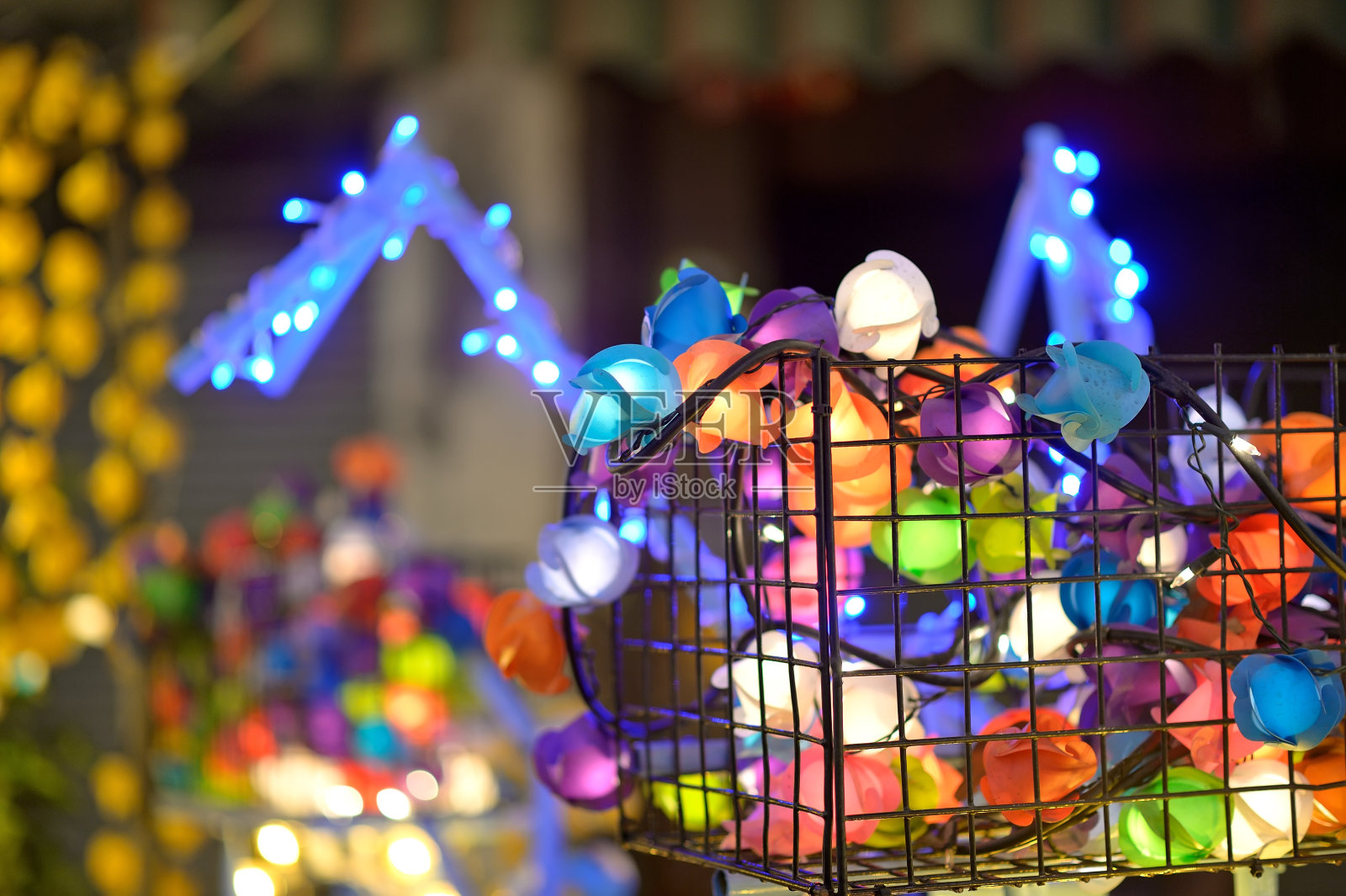 光灯篮子照片摄影图片