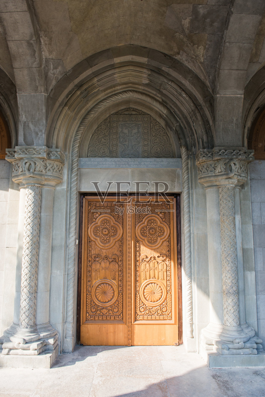 雅尔塔的亚美尼亚圣里普西姆教堂照片摄影图片