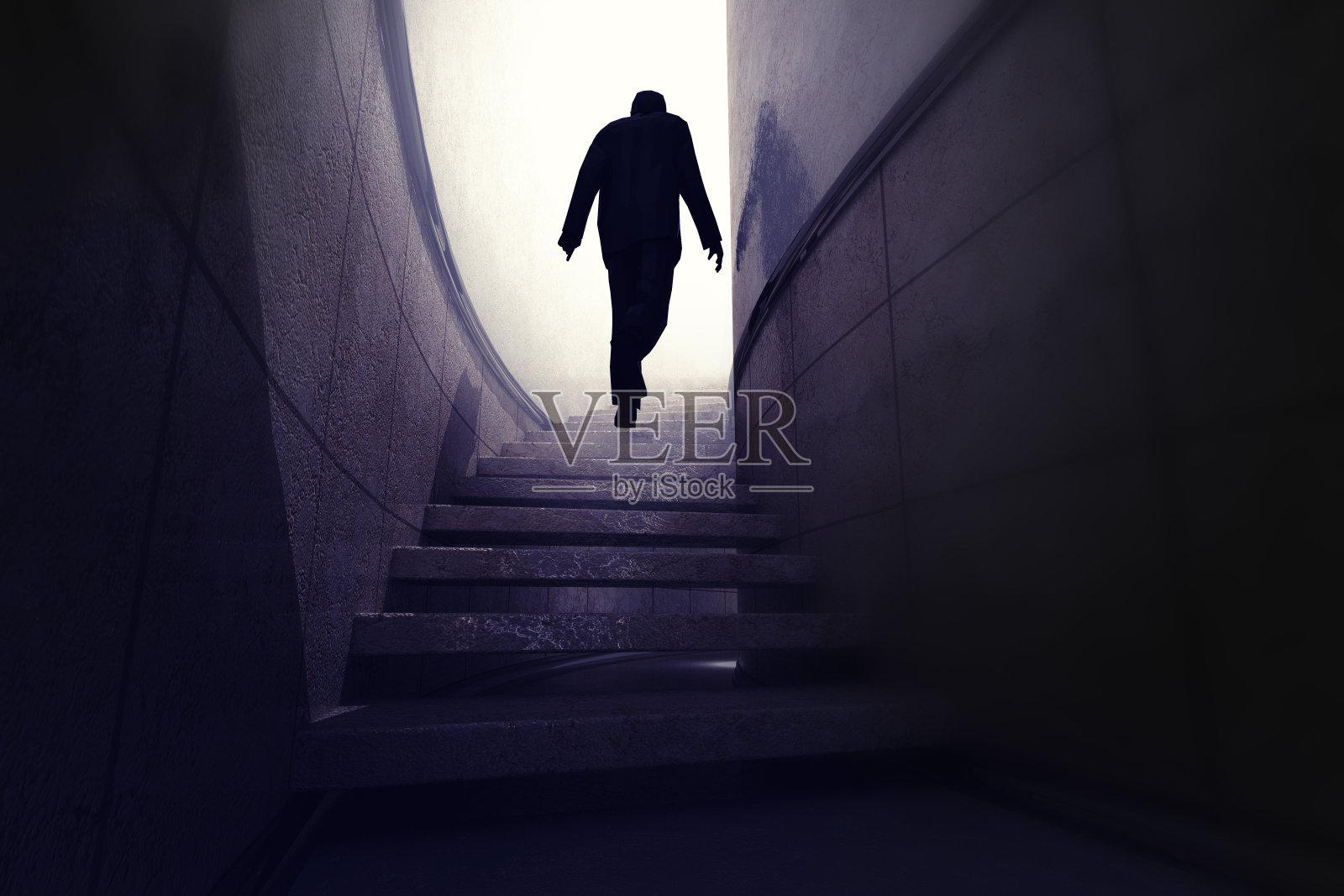 人从黑暗中爬起来达到进步照片摄影图片