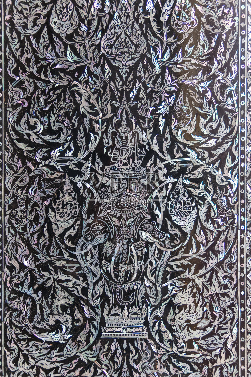 泰国佛教寺庙的门饰照片摄影图片