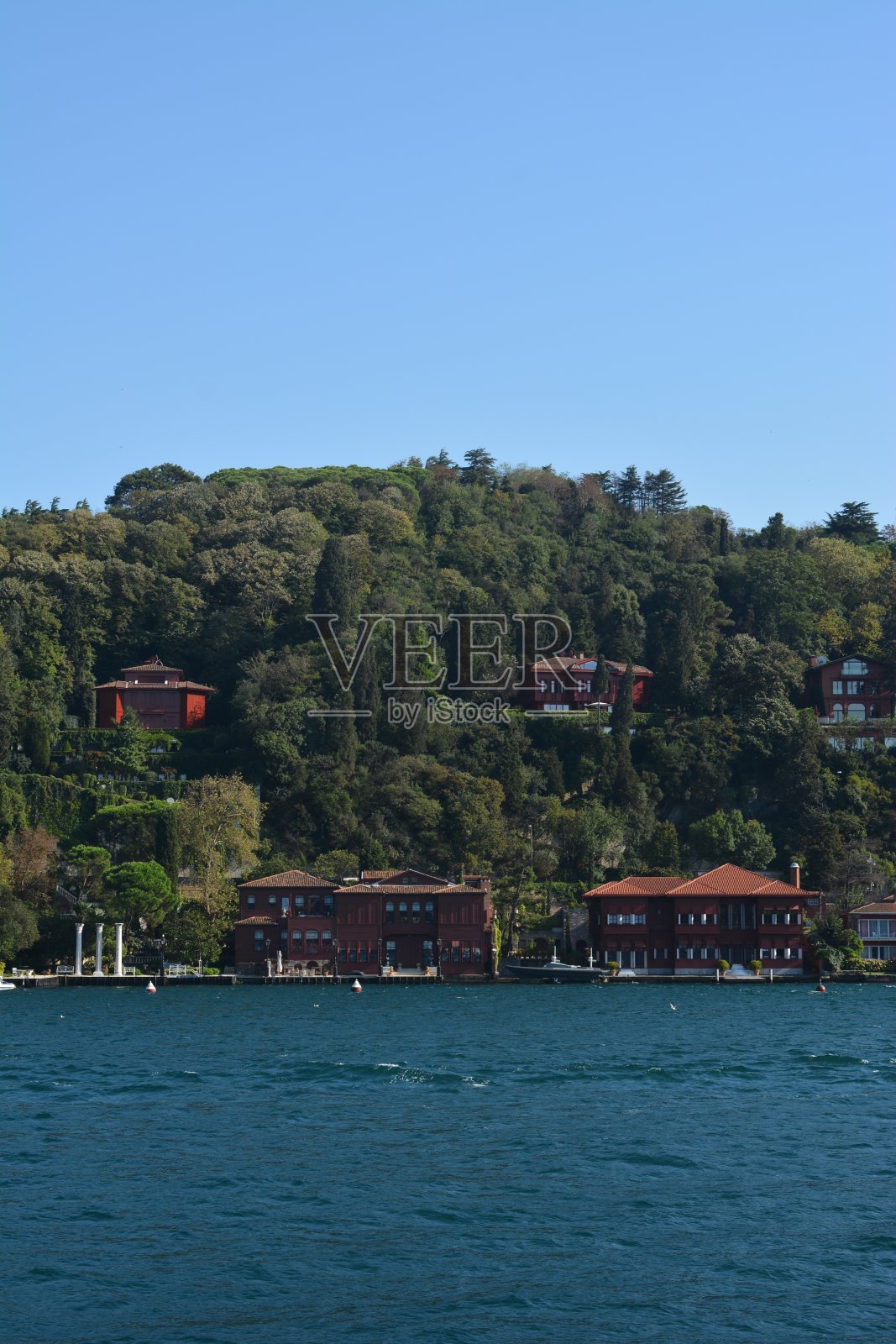 横跨博斯普鲁斯海峡照片摄影图片