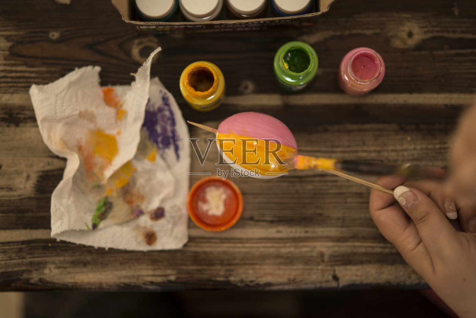 画复活节彩蛋照片摄影图片