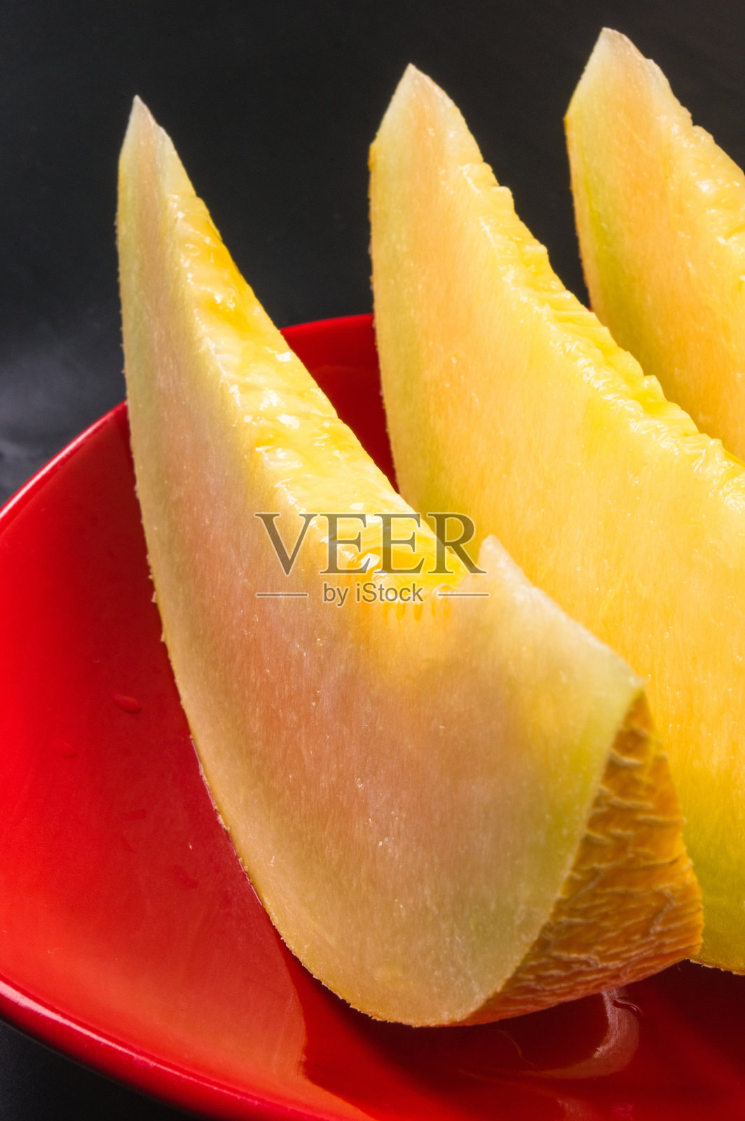 熟透多汁的瓜片照片摄影图片