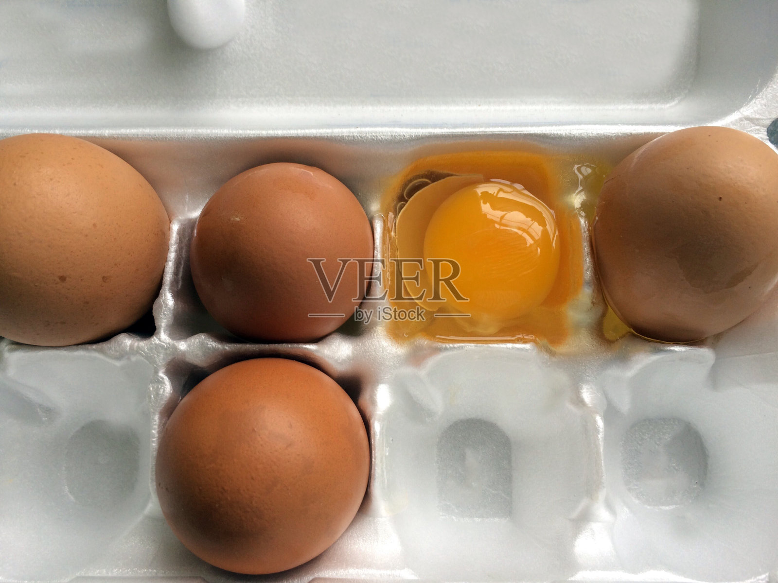 破碎的鸡蛋照片摄影图片