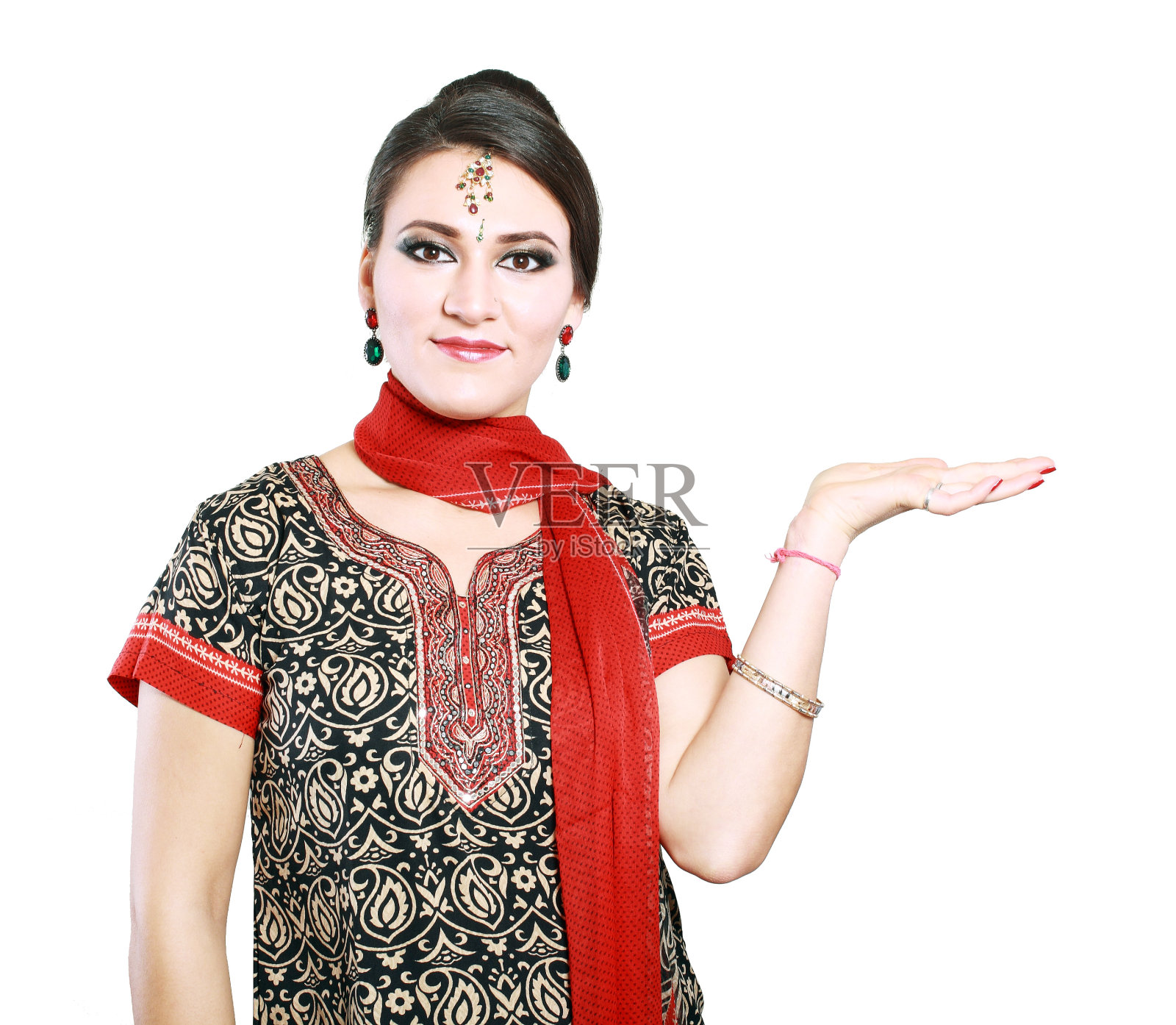 穿着传统服装的印度妇女照片摄影图片