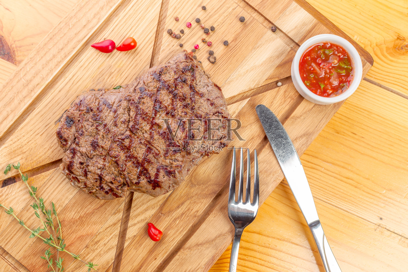 新鲜成熟的烤牛肉照片摄影图片