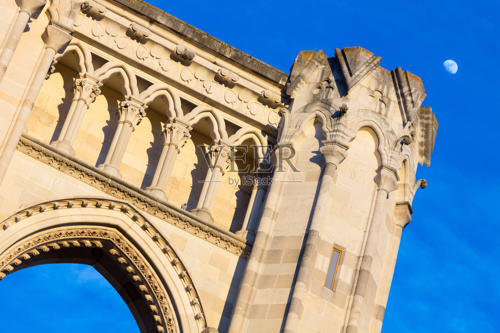 西班牙著名的昆卡大教堂照片摄影图片