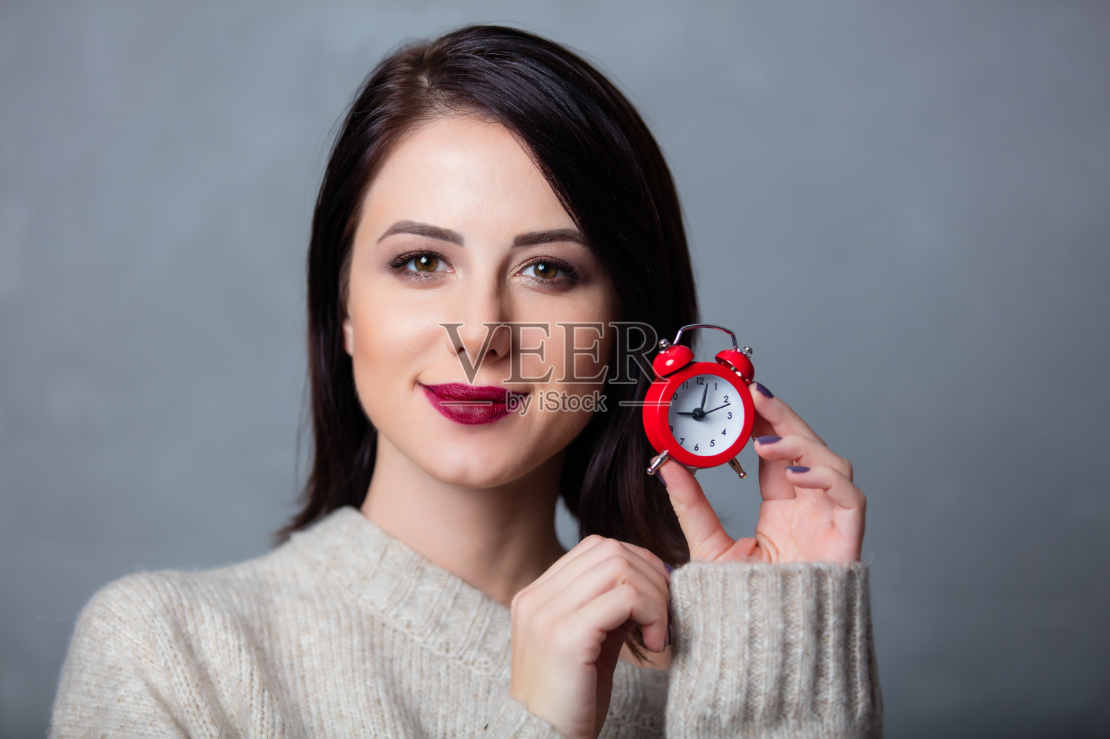 女人与报警照片摄影图片