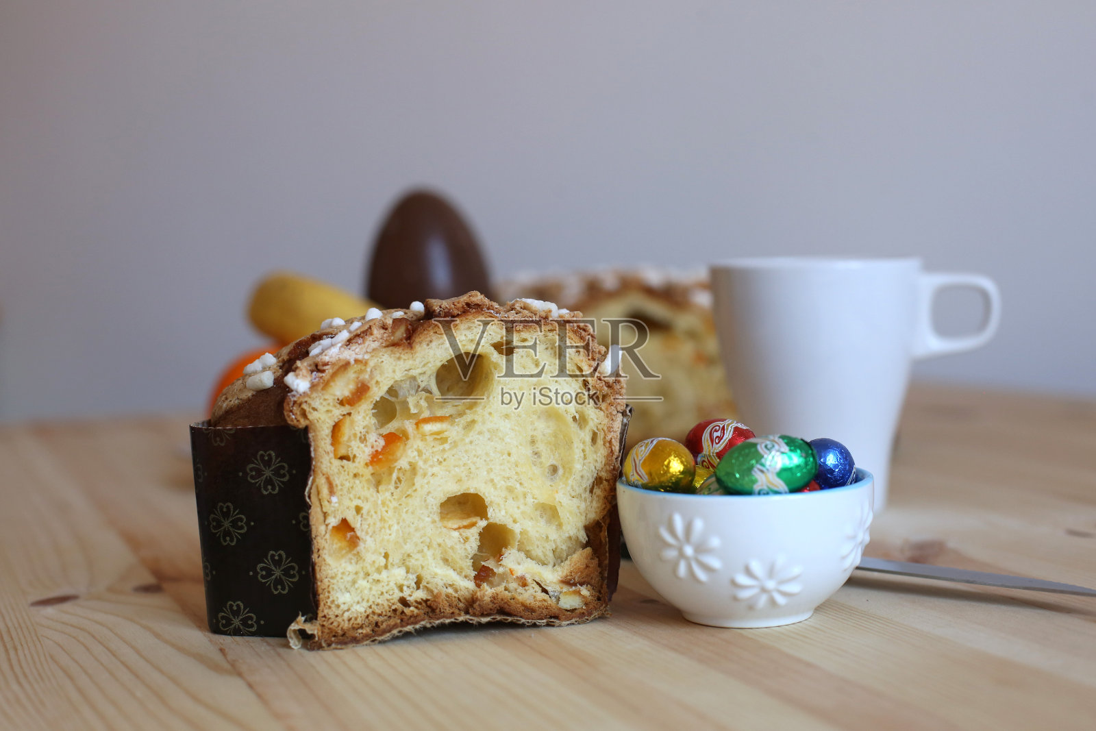 鸽子，复活节蛋糕照片摄影图片