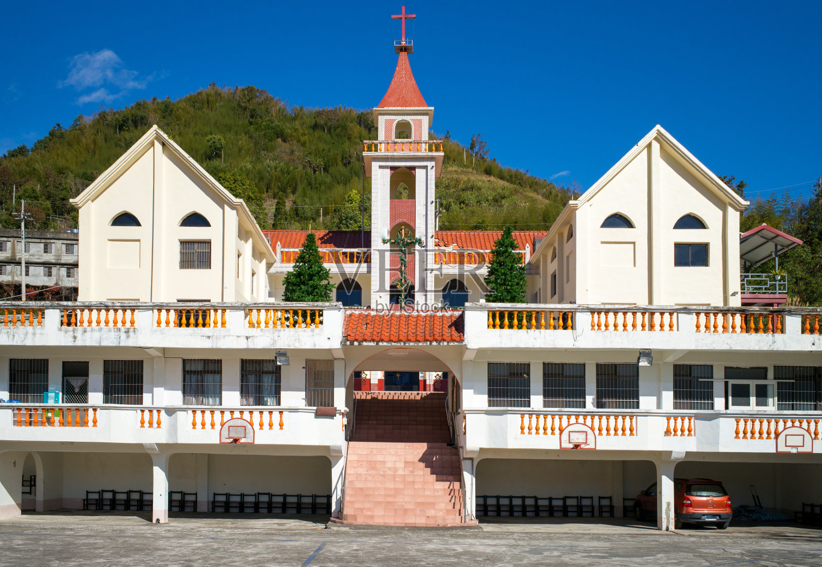 山里的小教堂照片摄影图片