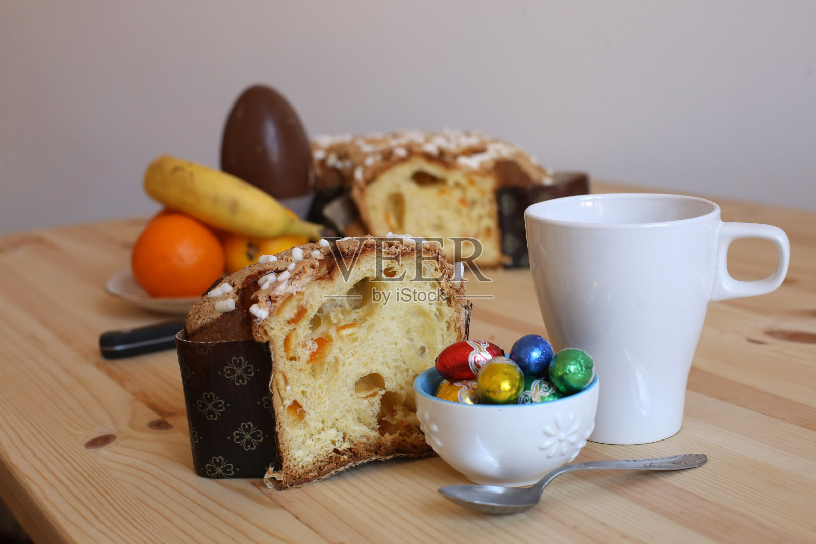 鸽子，复活节蛋糕照片摄影图片