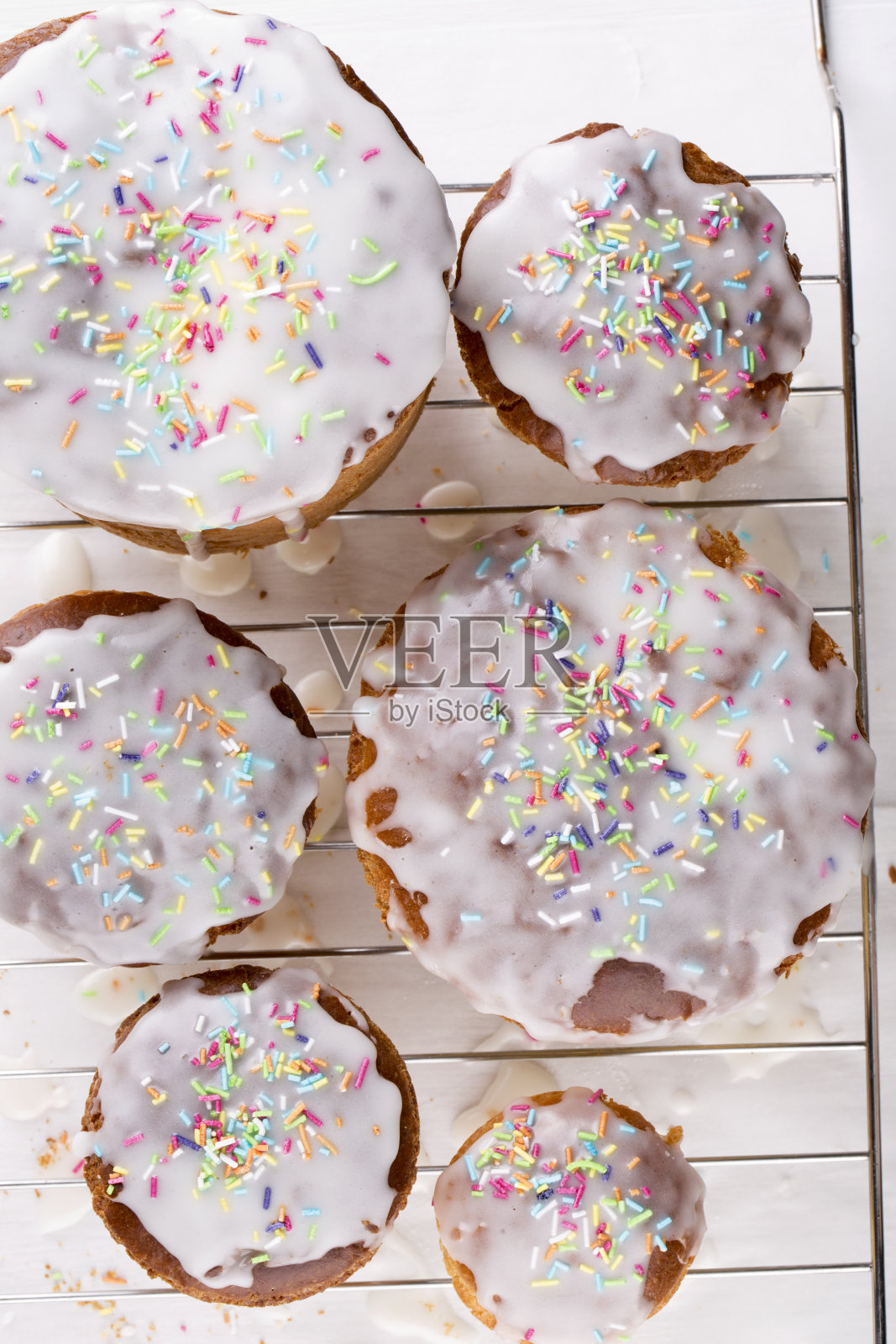 刚出炉的复活节蛋糕照片摄影图片