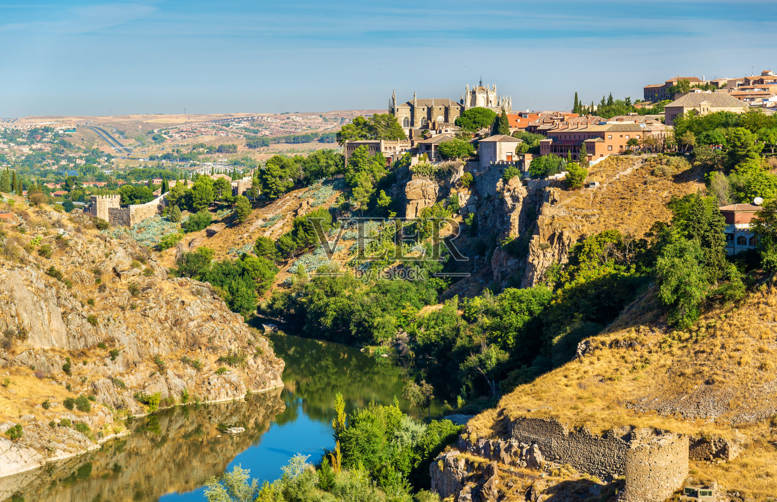 托莱多的圣胡安德洛斯雷耶斯修道院照片摄影图片