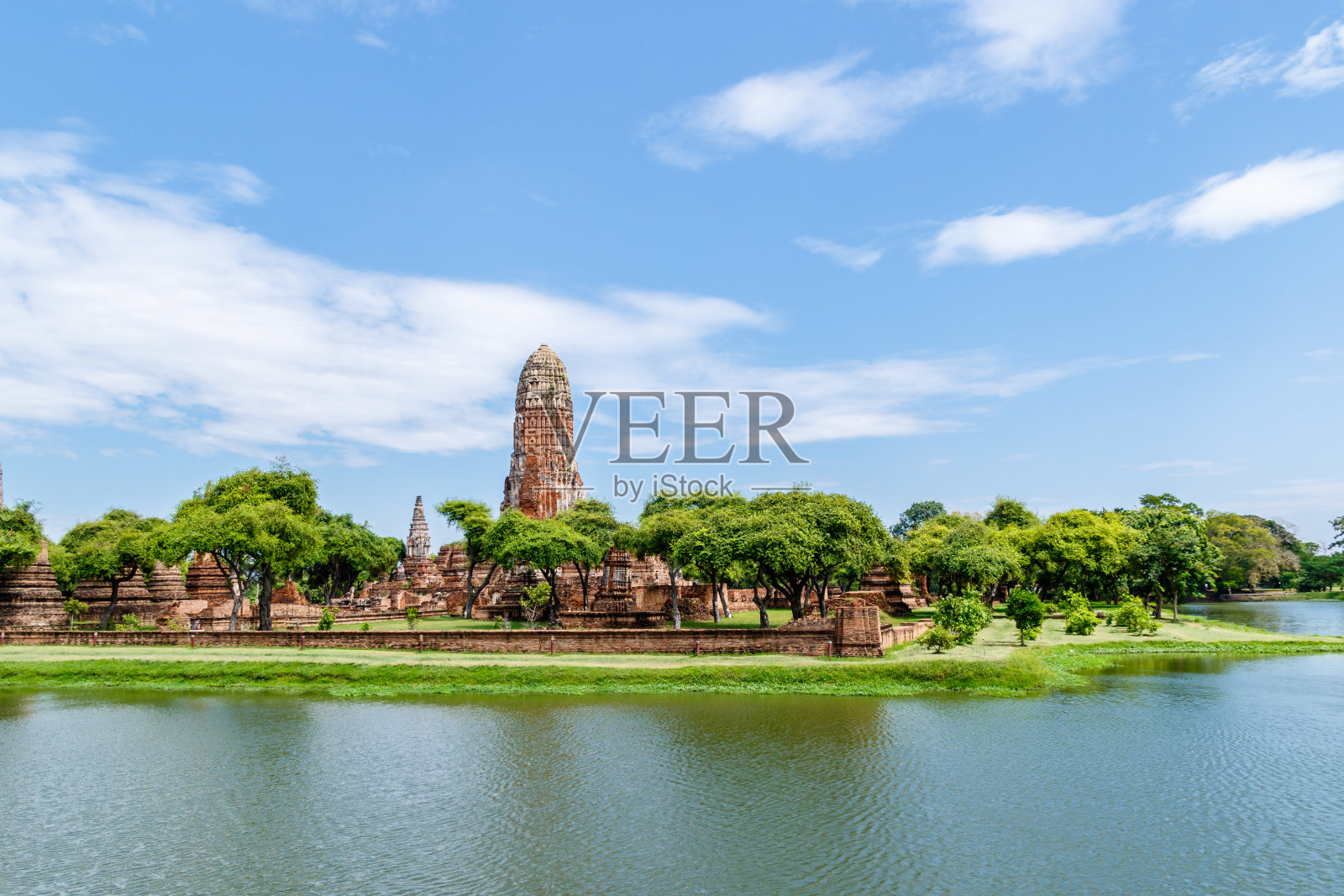 泰国大城府历史公园的佛寺照片摄影图片