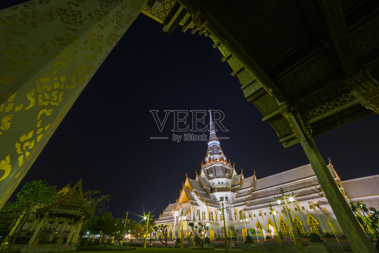 泰国的一座佛教寺庙。照片摄影图片