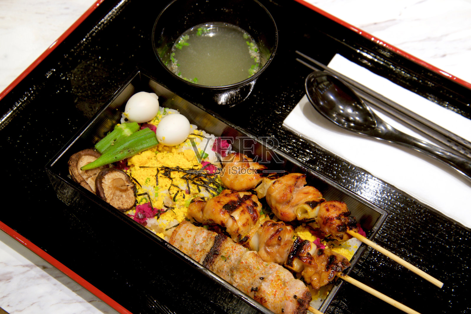 照烧盒装汤照片摄影图片