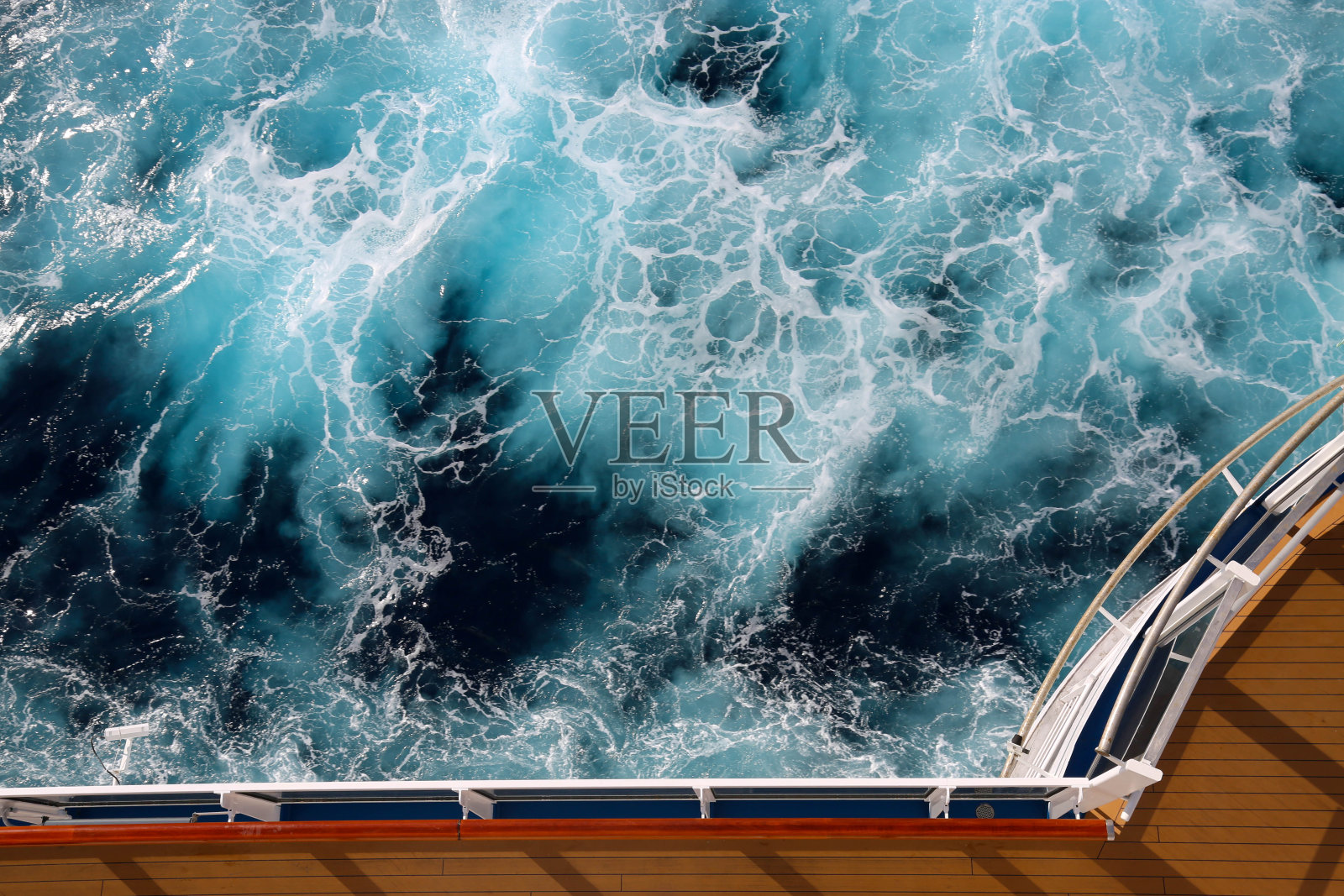 海洋和艇甲板照片摄影图片