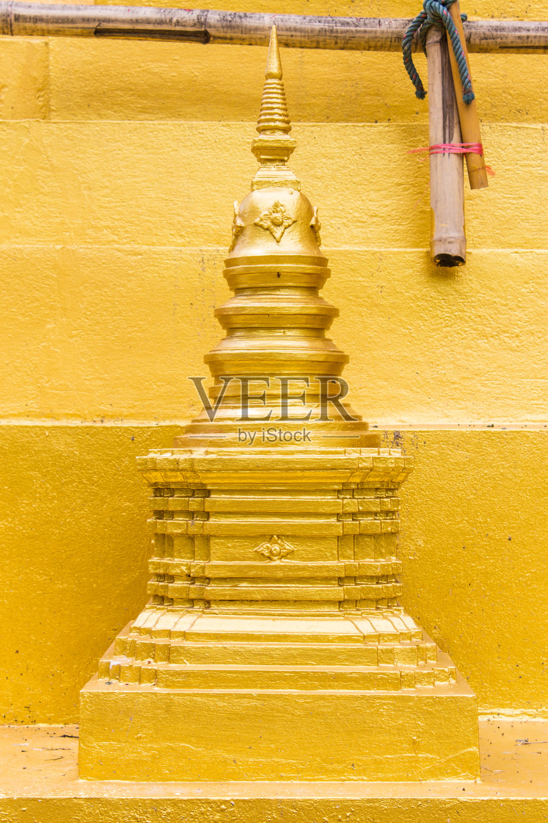 Wat Phra That Hariphunchai宝塔模型照片摄影图片