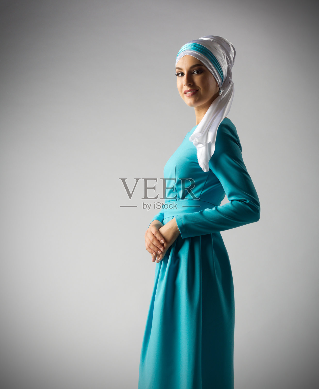 年轻穆斯林女子照片摄影图片