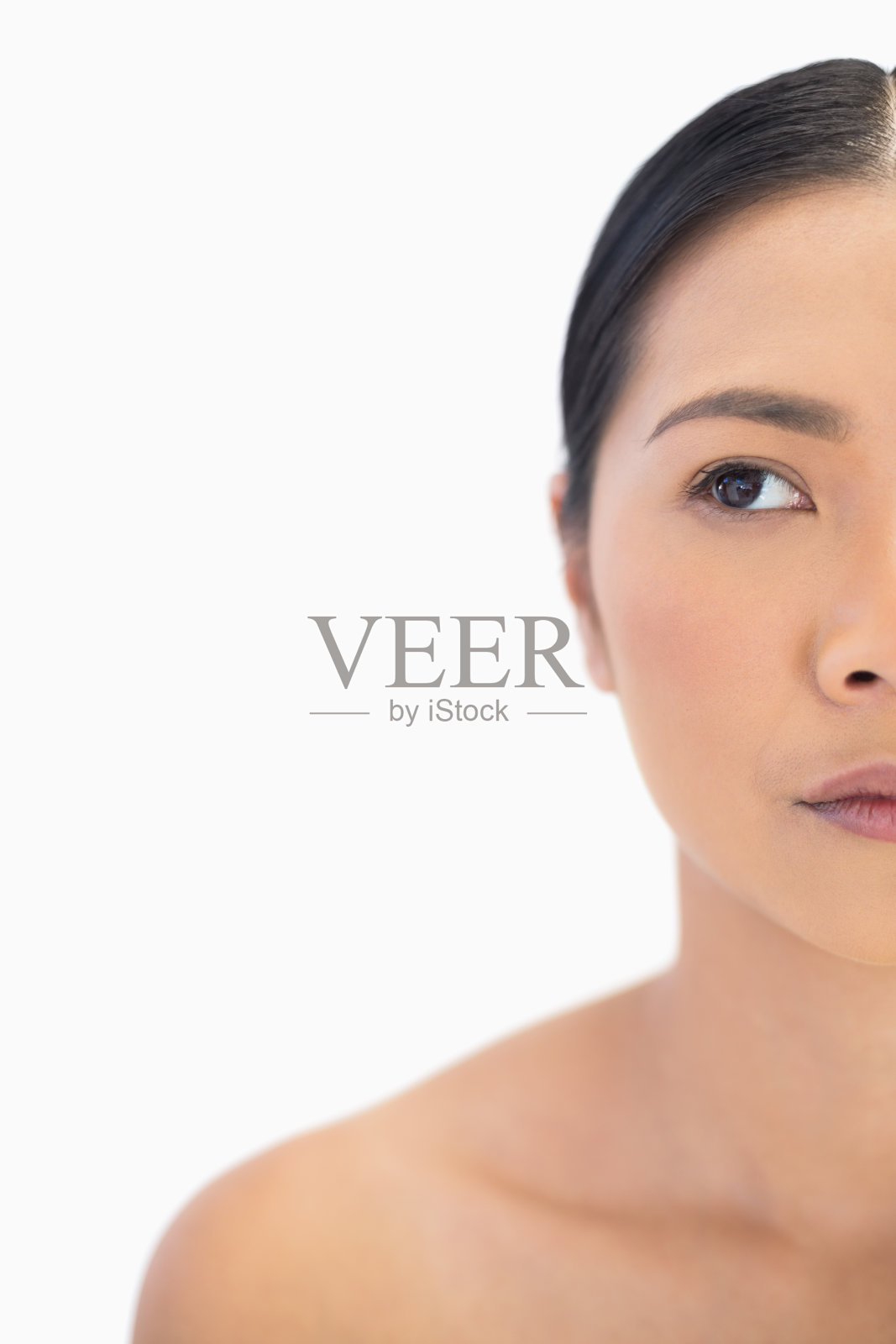 半张体贴的自然女人的脸照片摄影图片