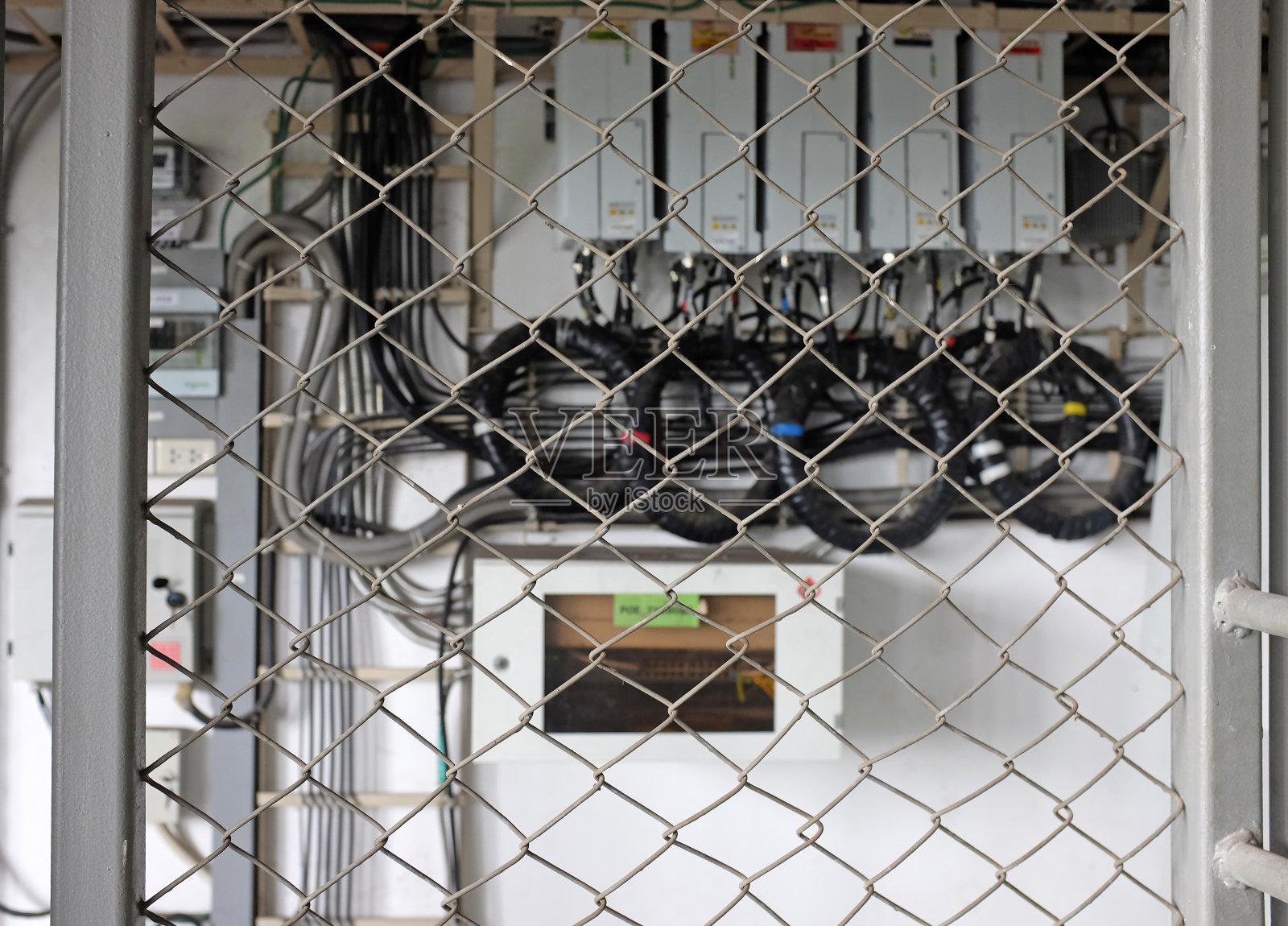 格栅可以保护任何东西不受控制室的伤害照片摄影图片