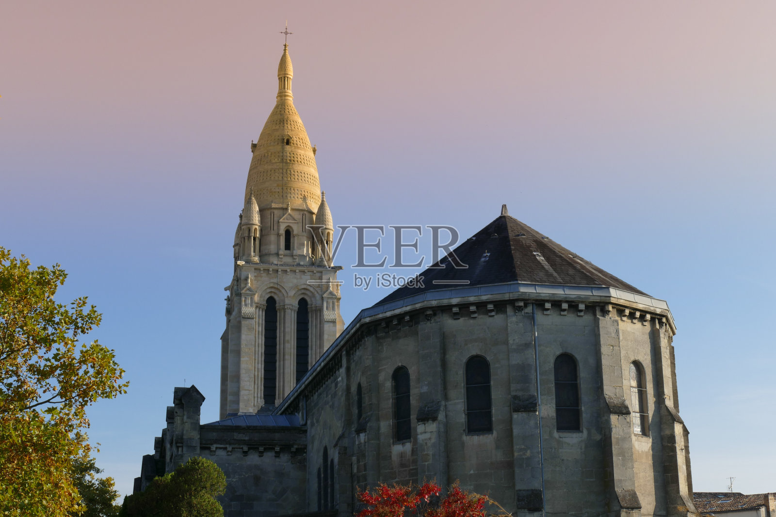 波尔多，圣玛丽·拉·巴斯蒂德教堂照片摄影图片