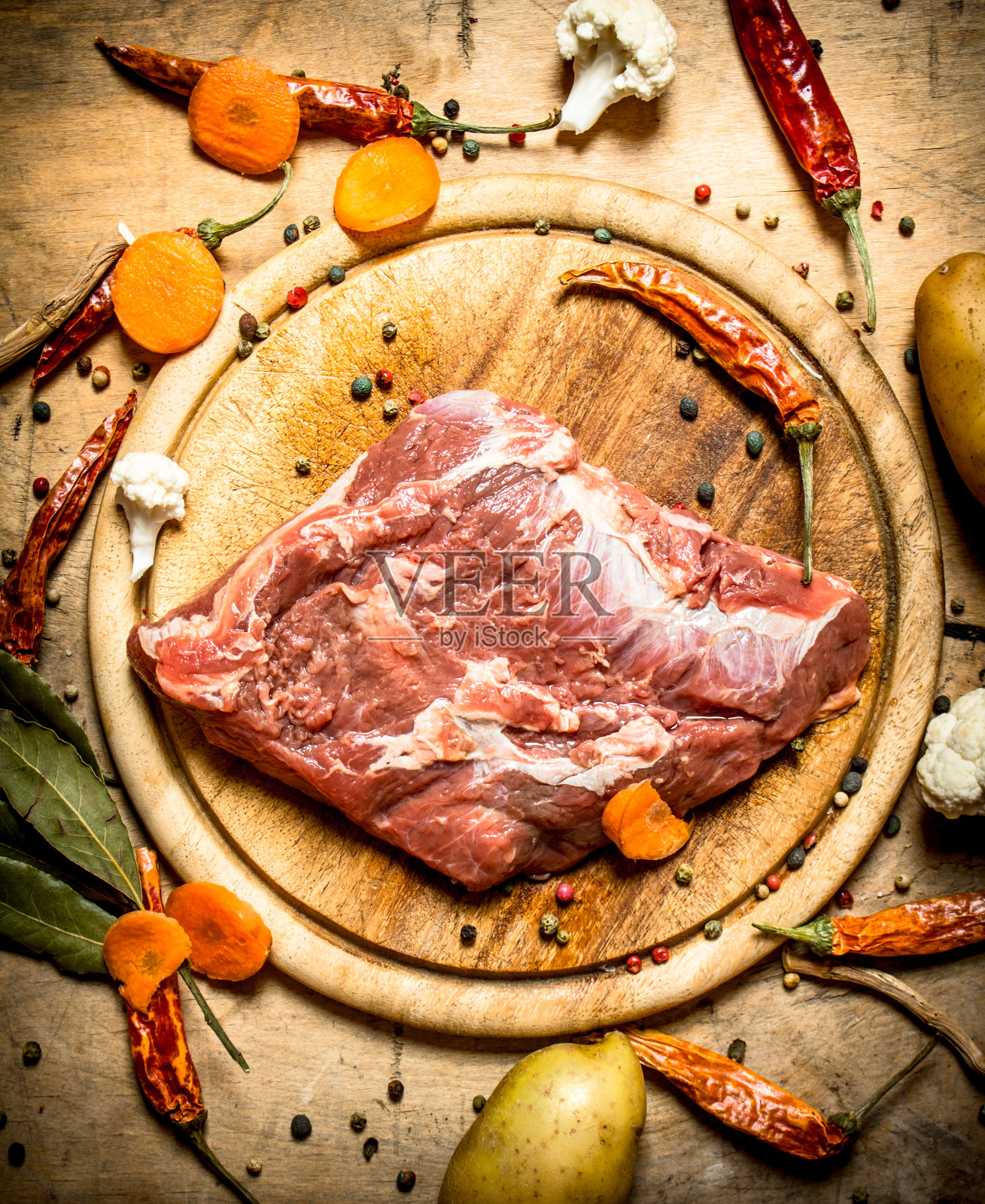 猪肉汤的配料。照片摄影图片