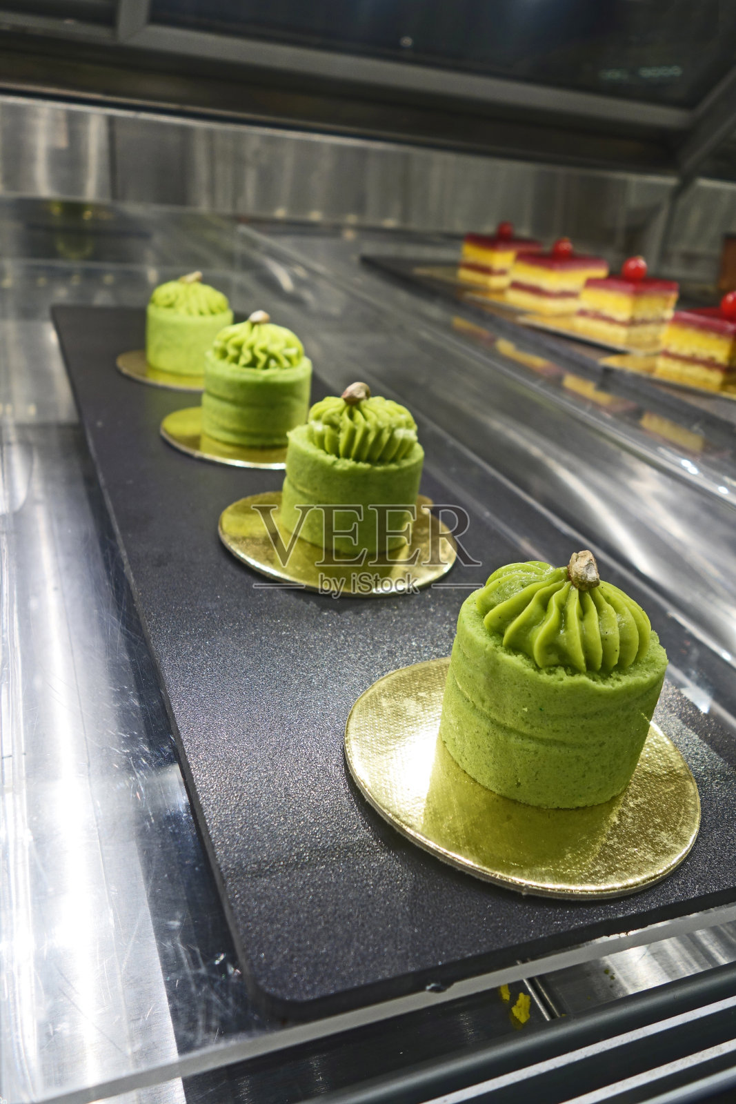 阿月浑子蛋糕照片摄影图片