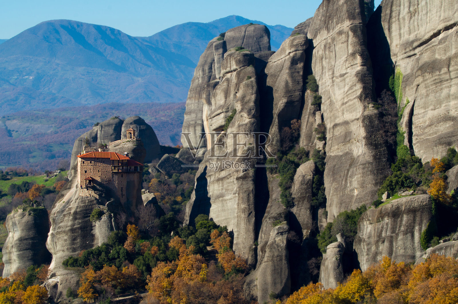 希腊卡拉姆帕卡的迈特拉悬空修道院。迈泰奥拉的照片摄影图片