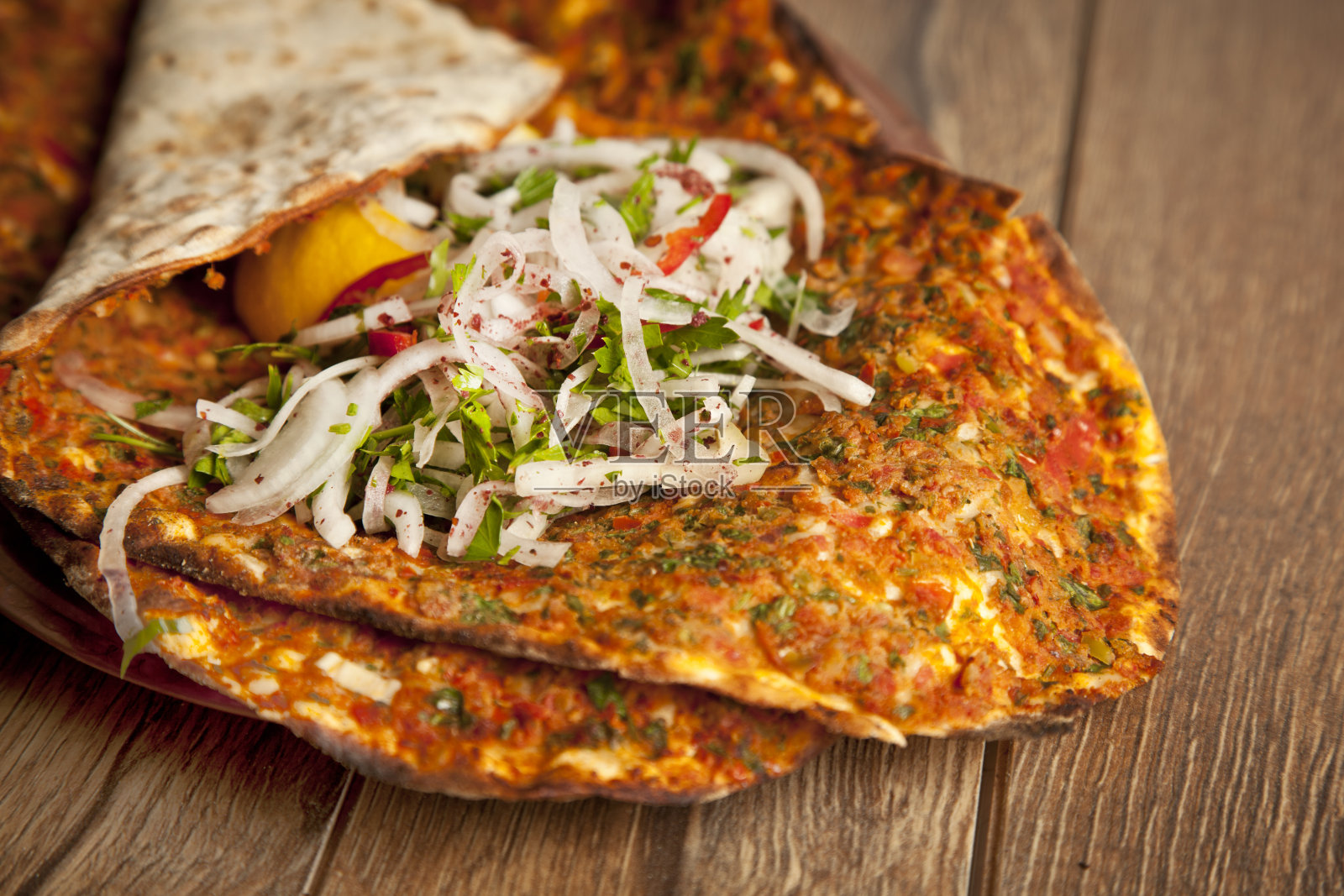 土耳其特色披萨拉玛昆派照片摄影图片