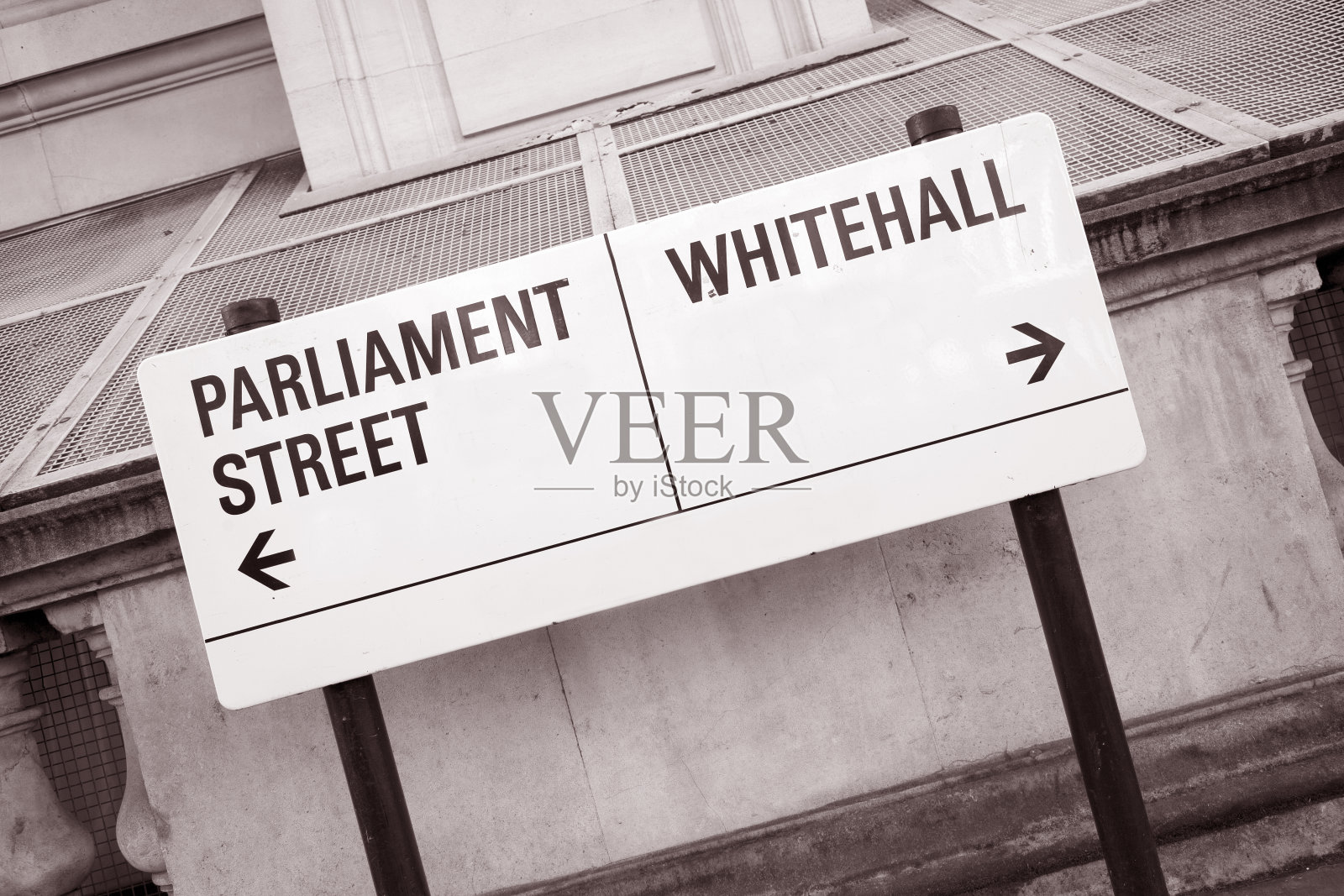 伦敦威斯敏斯特的议会和白厅街道标志照片摄影图片