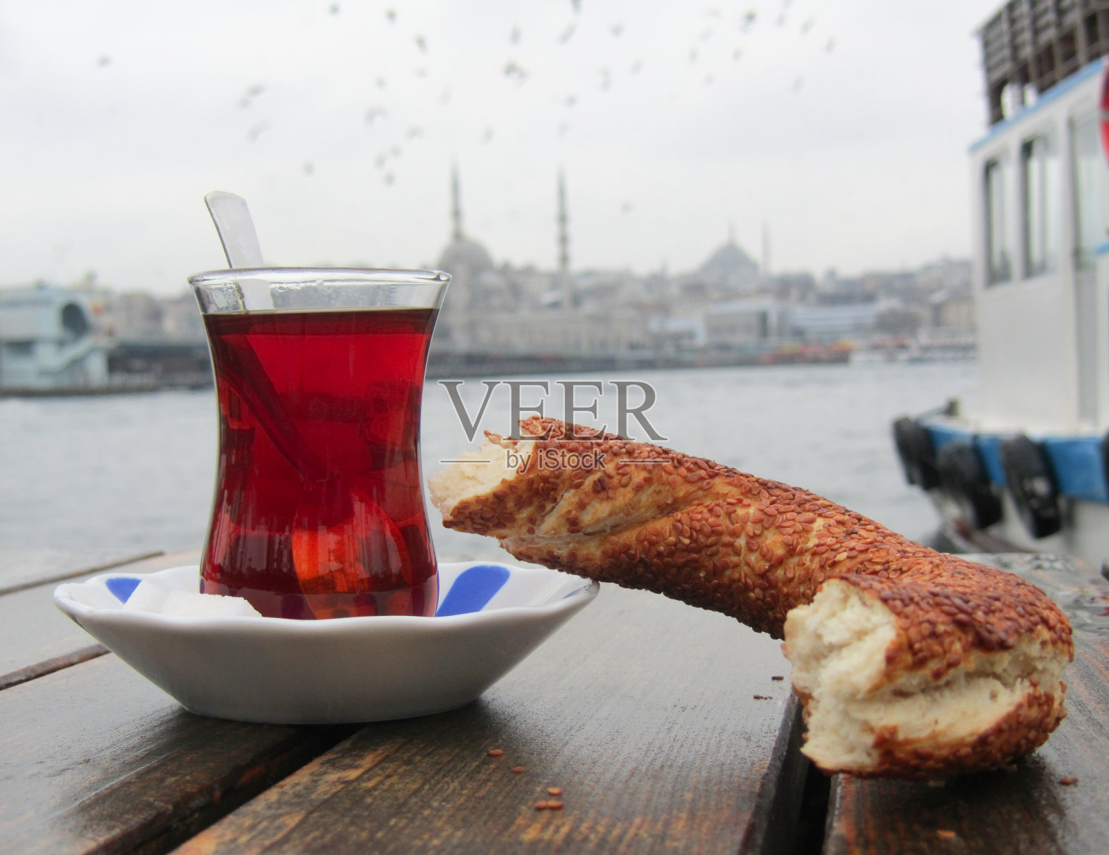 土耳其茶和百吉饼——伊斯坦布尔照片摄影图片