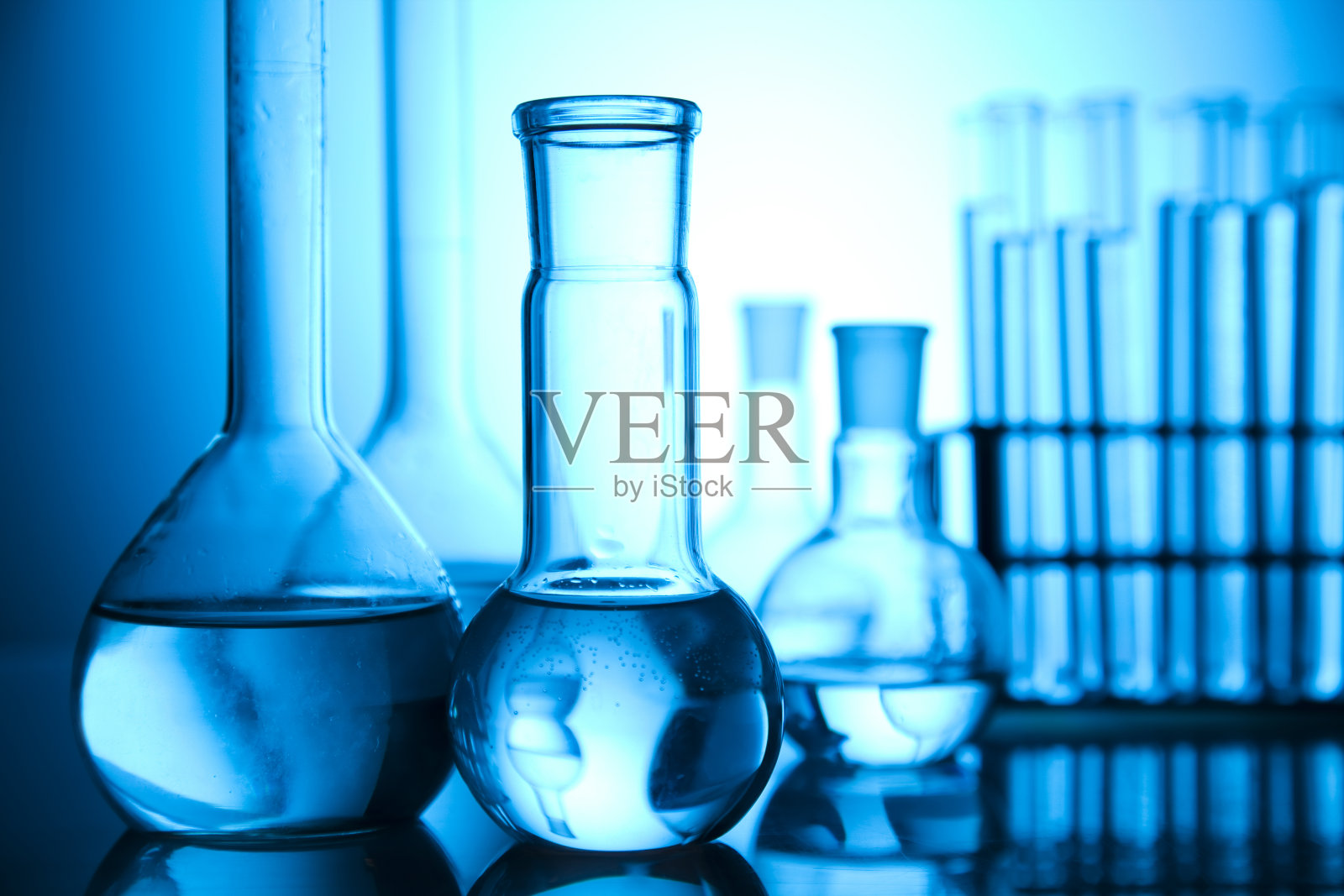 蓝色化学瓶照片摄影图片