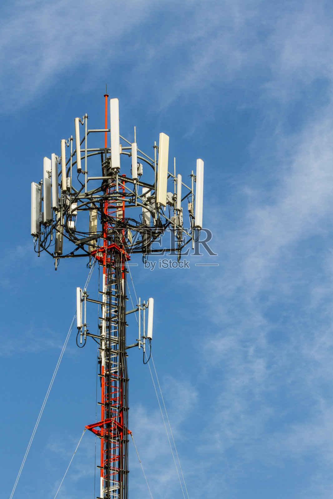 移动电话电信无线电天线塔。照片摄影图片