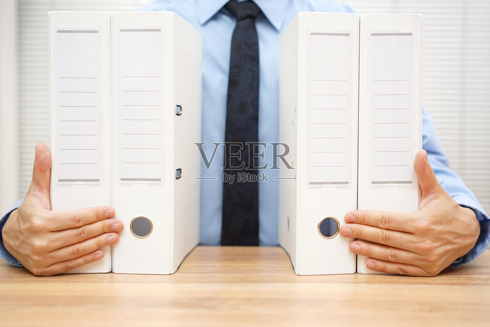 商人持有公司文件，会计概念照片摄影图片