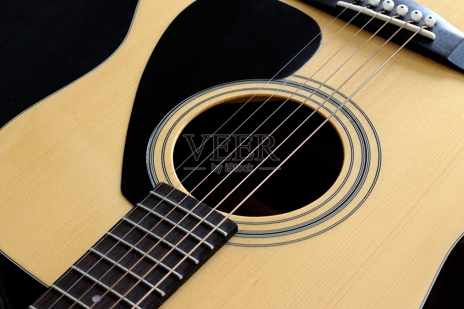 原声吉他的细节照片摄影图片