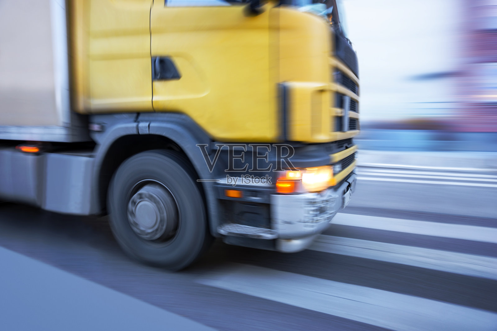 前面的卡车照片摄影图片