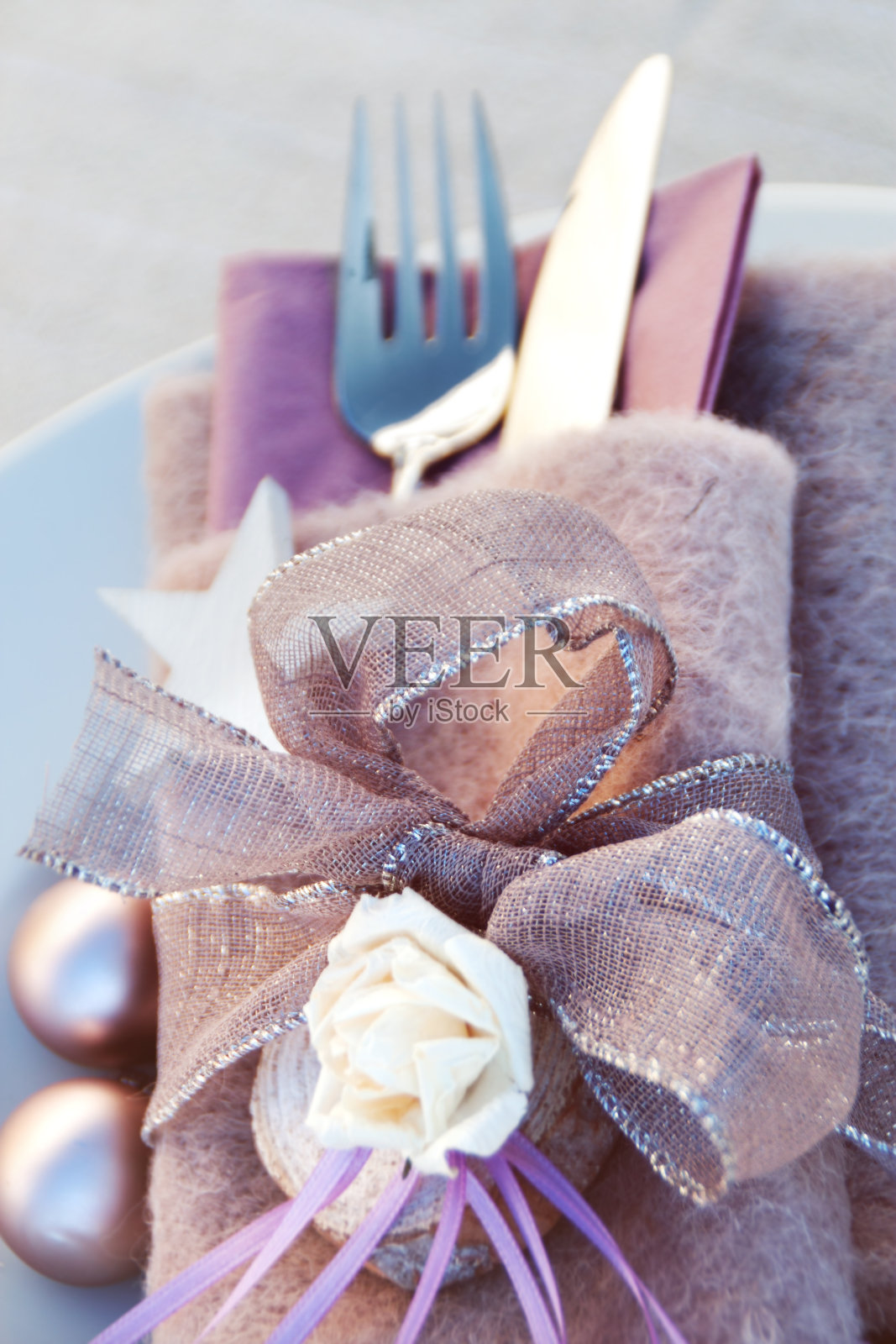 圣诞餐桌布置照片摄影图片