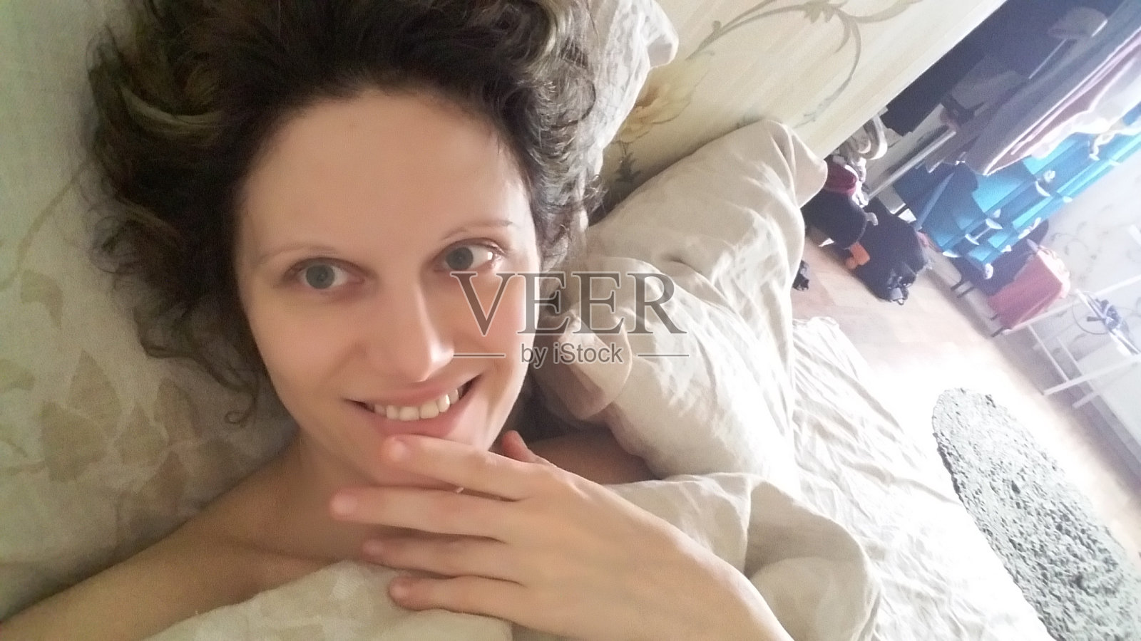 女人的肖像有问题照片摄影图片