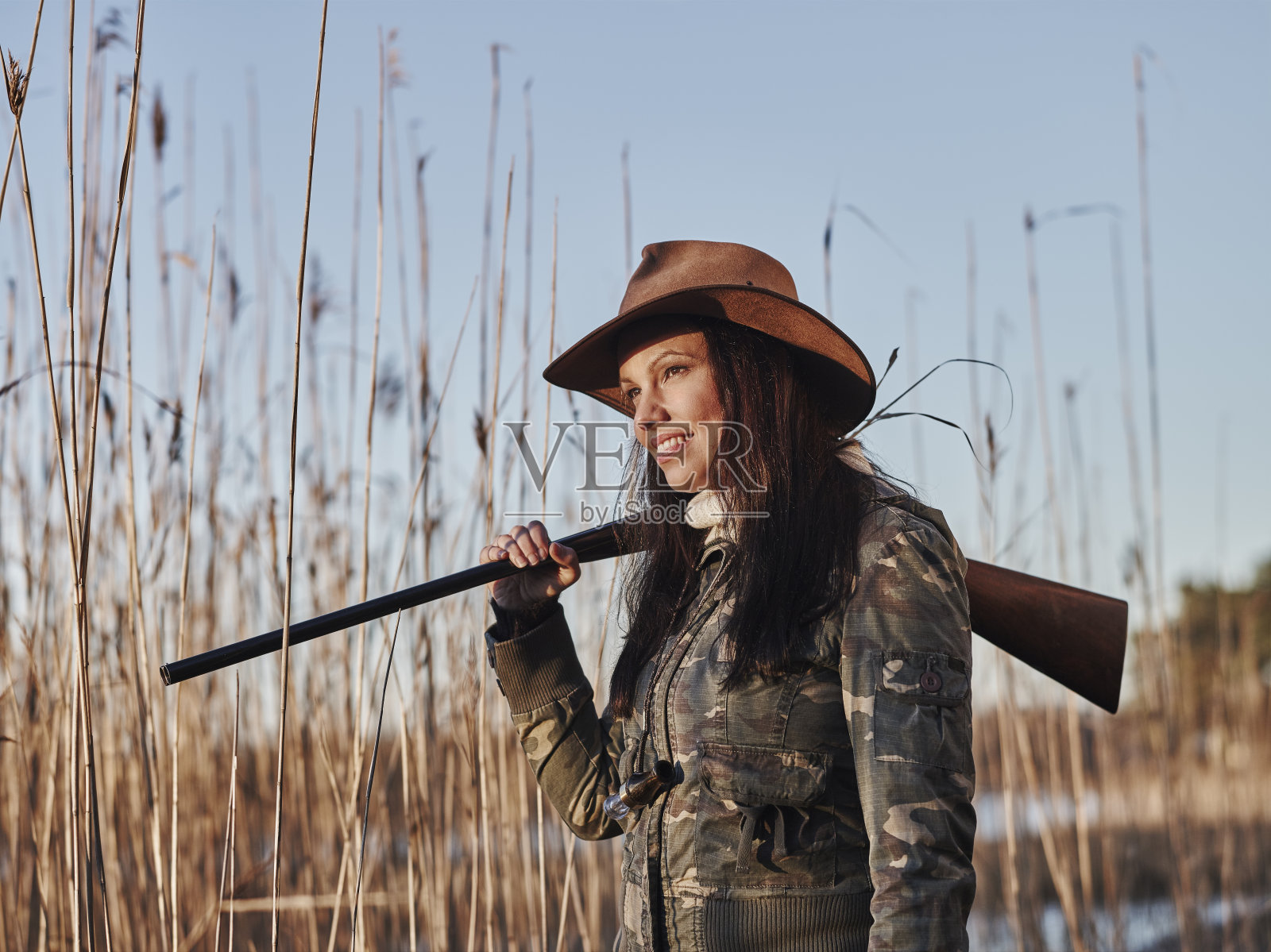 母鸭猎人照片摄影图片