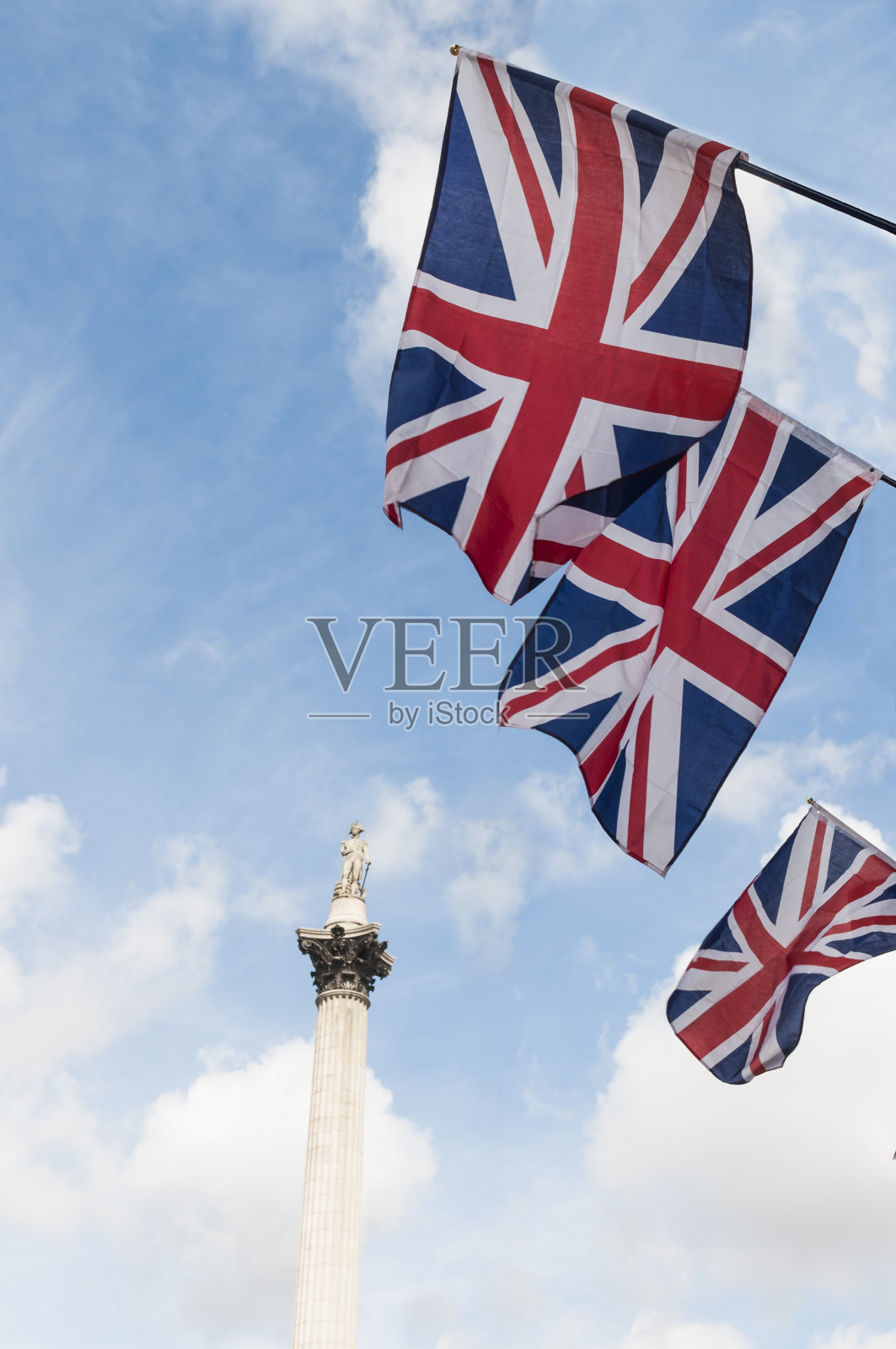 特拉法加广场上的英国国旗。照片摄影图片