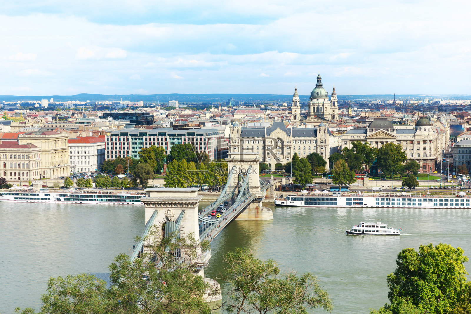 布达佩斯。多瑙河和链条桥照片摄影图片